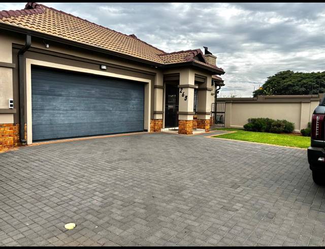 3 BEDROOM HOUSE FOR SALE IN SUNAIR PARK